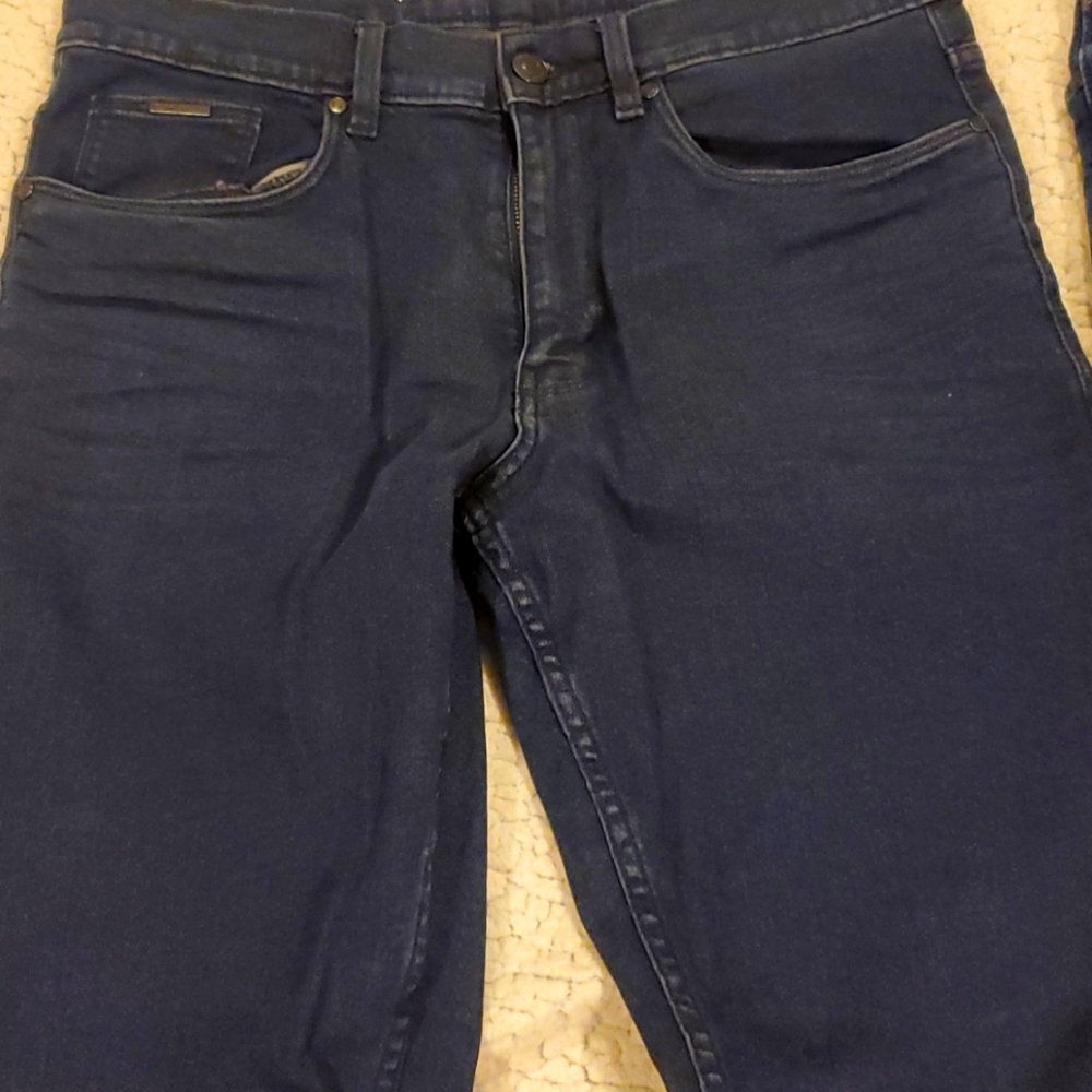 Perry Eillis Jean's in a slim fit size 34 x 30